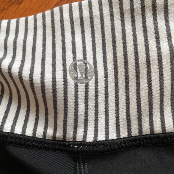 Lululemon Crop size 6 - Picture 2 of 2